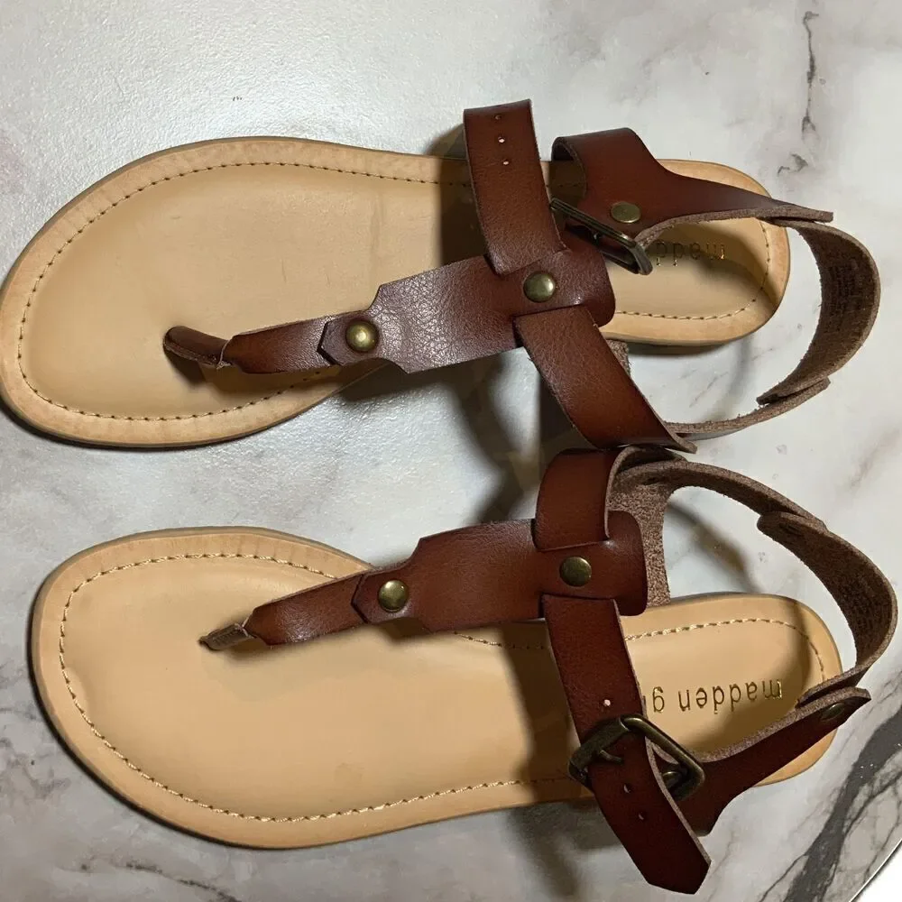 Madden Girl Brown Flat Sole Ankle Strap‎ Toe Loop Sandals Size US 8.5